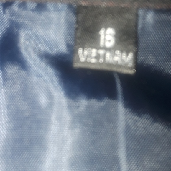 SUIT 2 Piece Dress Suit - Picture 4 of 4